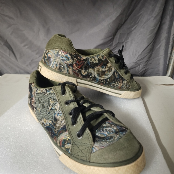 DC Shoes Women's Size 8W Chelsea Model - Picture 3 of 6